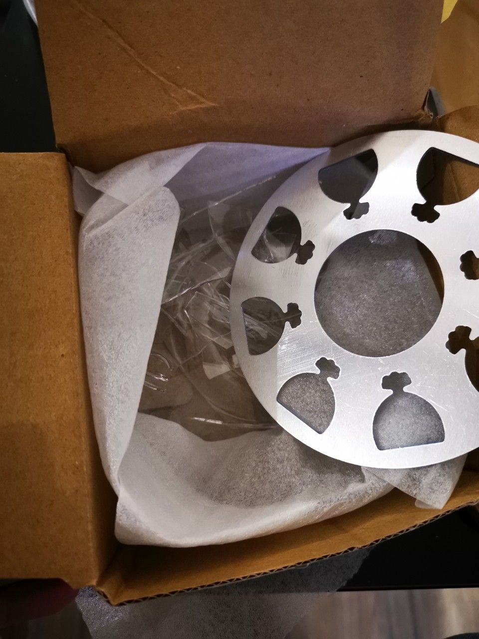 Nhận được hàng bị vỡ 2 món, nhờ hỗ trợ chị đổi lại nhé