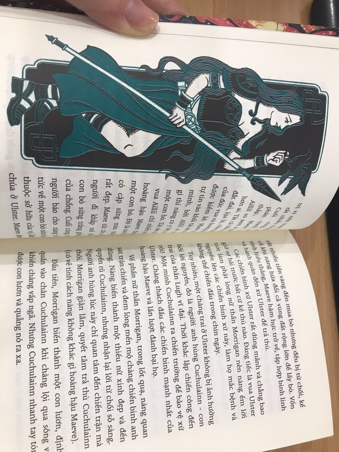 Đã từng đọc cuốn 'Sinh vật thần thoại" của Epic thì không thể bỏ qua cuốn thứ 2 này. Nội dung các câu chuyện về các vị thần đều rất hay, thú vị, cung cấp nhiều thông tin bổ ích về thần thoại. Trẻ em hay người lớn đều đọc được. Hình minh họa được vẽ rất cầu kỳ, ấn tượng.