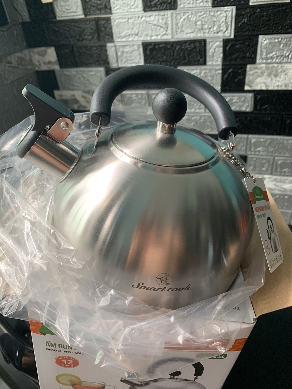 San phẩm đẹp, tay cầm cách nhiệt rất tốt, còi báo kêu rất to. Giao hàng rất nhanh.