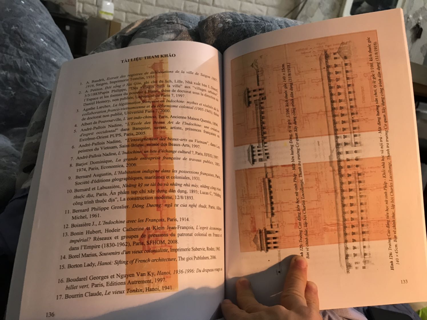 Sách lỗi tùm lum, sai chính tả, cách dòng.... nội dung không phong phú, không đi sâu vào kiến trúc. Sách cảm giác rẻ tiền.&