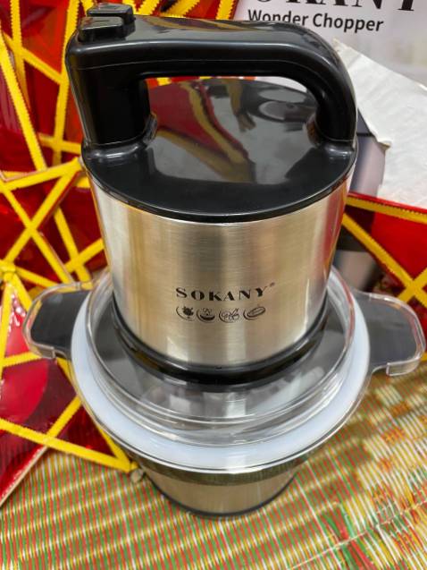 Cối chắc chắn và tổ phù hợp với nhà nào có bếp rộng, máy xay nhanh nhuyễn, bé nhà mình thích thịt trưng mắm tép nên toàn mua thịt về tự xay ở nhà cho yên tâm