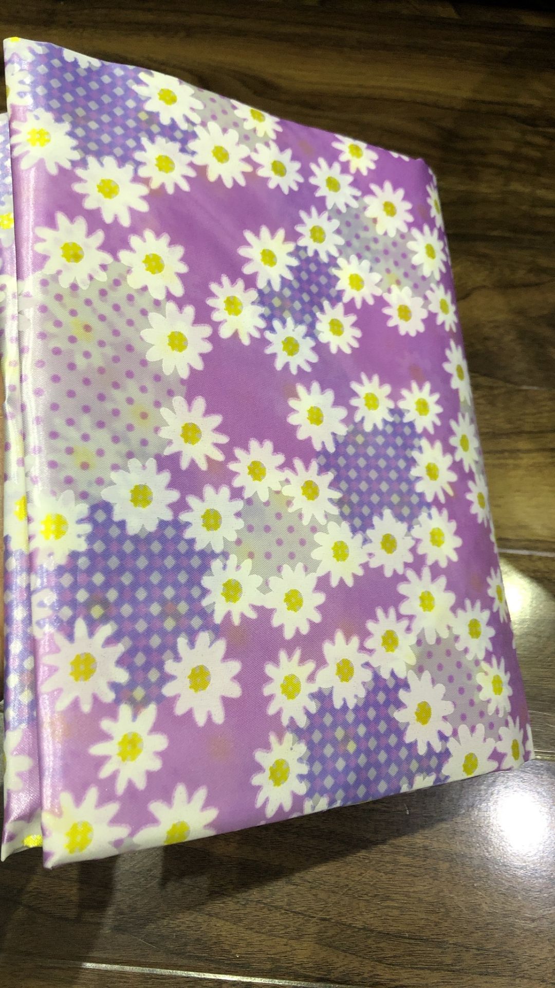 Sản phẩm màu đẹp,chất vải dầy chống nước,đã mua trước đây nhưng lần này là ưng nhất ???