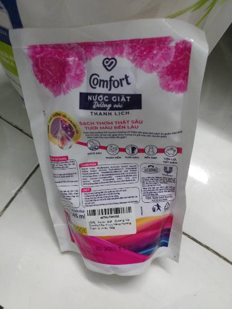 Hàng đúng sản phẩm nhưng hàng tặng ghi sai giá trị rồi làm gì mà hàng tặng 100k túi?