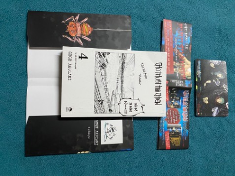 Giao đúng hạn và đúng hàng. Đóng gói tốt. Truyện trong tình trạng tốt, được tặng kèm bìa obi và card bo góc. Shop và shipper nhiệt tình.