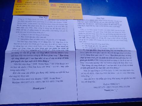 Vừa nhận được hàng, thân ấm bằng thủy tinh, khi nấu có đèn led nhìn đẹp, có vạch chỉ mực nước, nắp đậy tiện lợi, có lưới chống cặn, tay cầm dễ dàng, thân ấm xoay 360 độ. Nấu thử,  sôi trong 5p, phiếu bảo hành 24 tháng. Tầm giá tiền 293k thì rất hài lòng với sản phẩm.hi vọng bền .