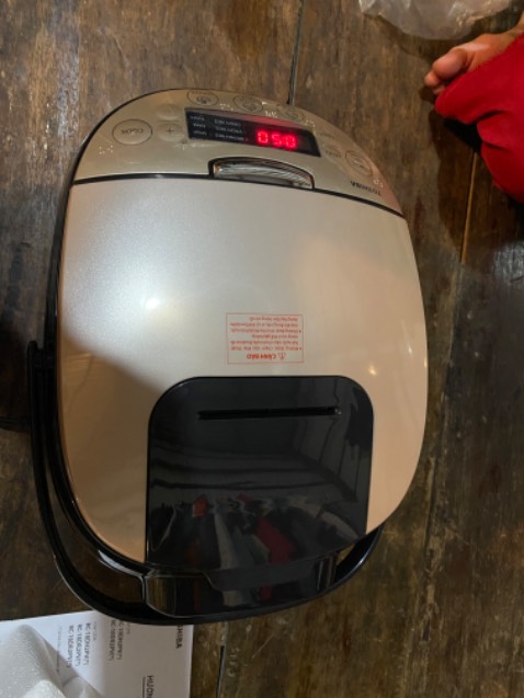 Giao hàng rất nhanh. Đóng gói khá ổn, chưa nấu thử chỉ mở xem hàng thôi tạm thời tặng shop 5 sao