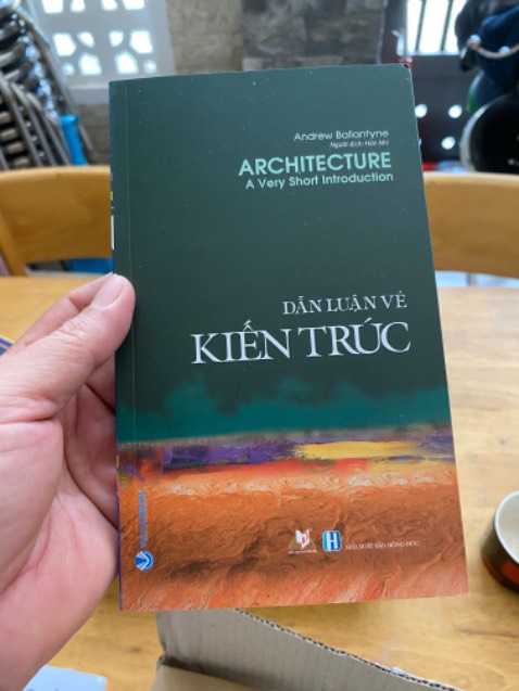 giao hàng trước dự kiến, bìa mềm chứ không phải bìa cứng như mô tả