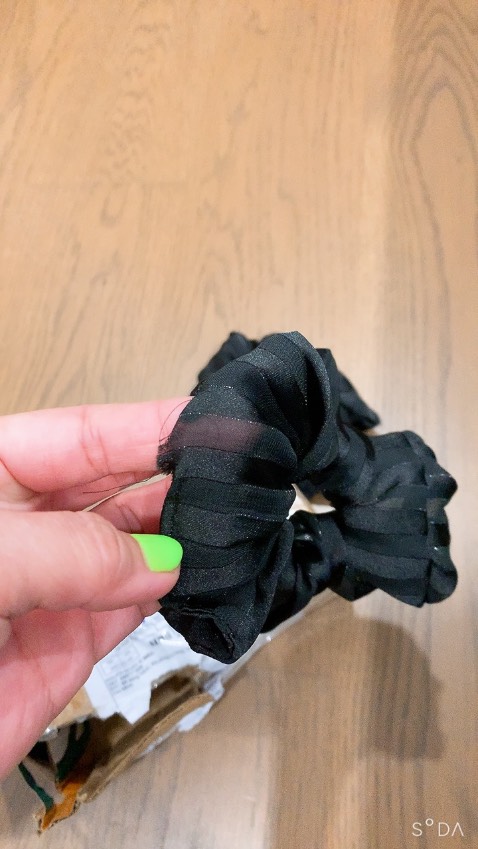 Đã nhận hàng. Nhưng bị rách , 1 lỗ 🕳️ lũng mà cũng giao 😡😡