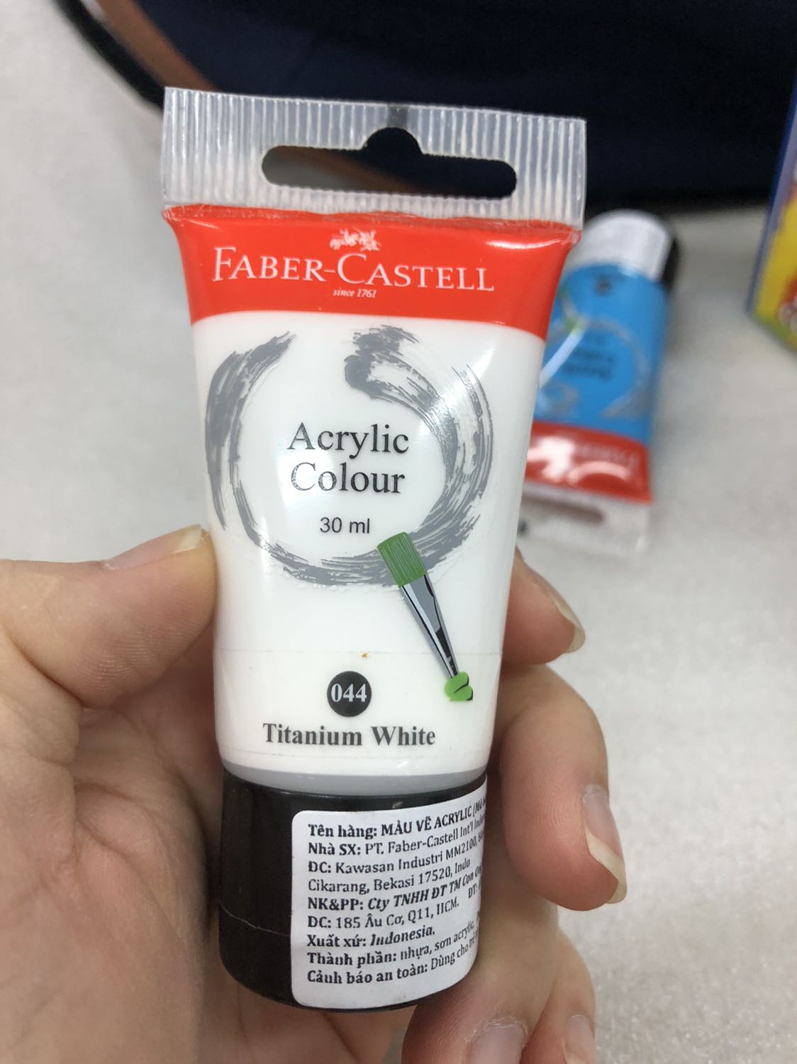 Y hình. Giao hàng dễ thương