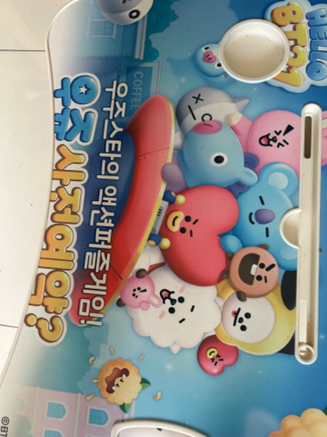 Giao hàng không đúng mẫu, chân bàn sập xệ bị nghiêng. Đề nghị giao lại