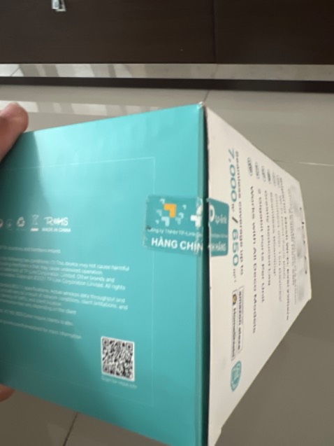 Bực mình. Sản phẩm giao thì tem niêm phong đã bị rách, tem nhìn cũ mèm. Giống như bán hàng cũ vậy. Chủ quan không quay film lại.