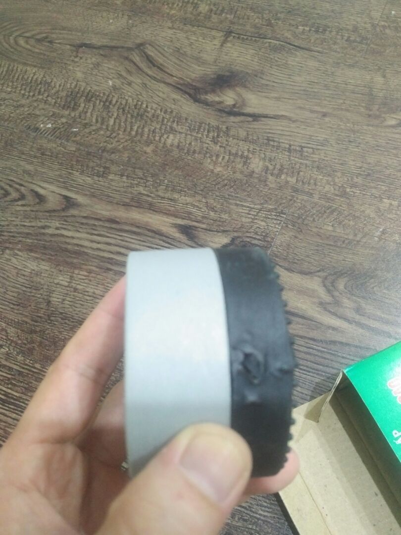 không như quảng cáo, sản phẩm không có thương hiệu. sản phẩm sử dụng là nhựa chết. sản phẩm không thể sử dụng