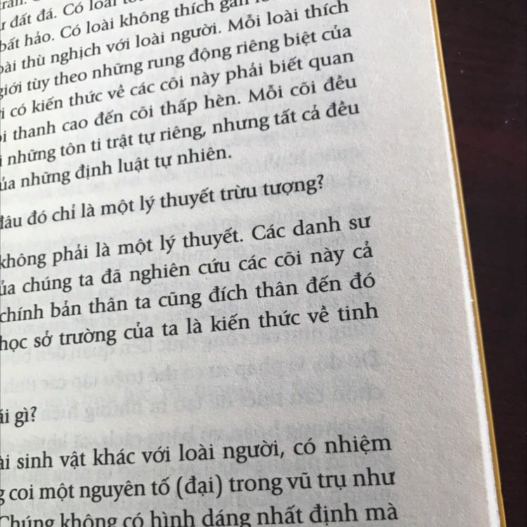 Lần đầu tiên mua sách trên Tiki trading, Chất lượng giấy in thô ráp và nhám tay. Chưa đọc nên chưa nhận xét được nhiều. Rất sợ phải mua sách giả hichic, mất niềm tin.
Giao hàng đóng gói ok
Giấy in quá xấu