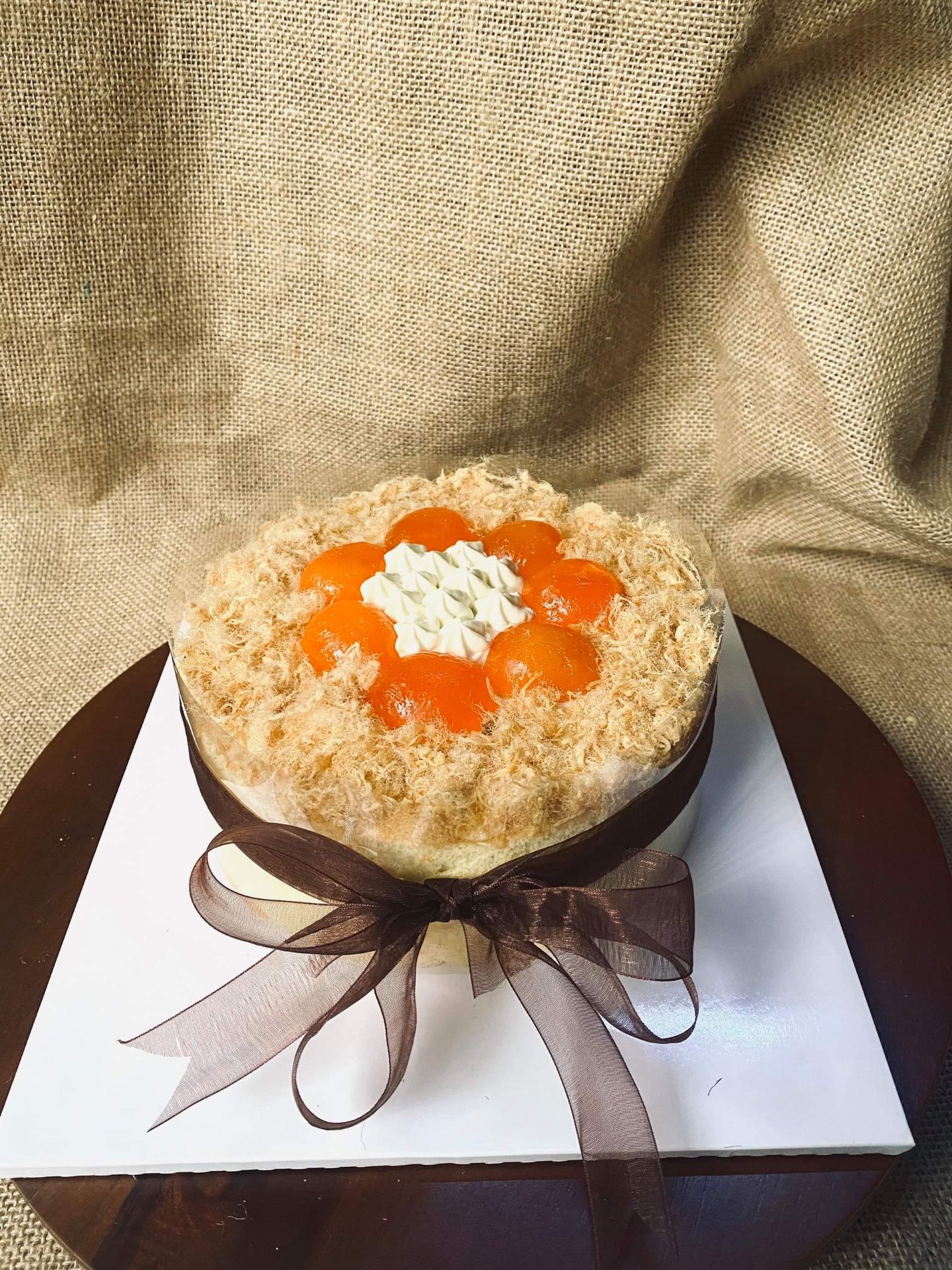 Bàn xoay rất tiện dụng, kèm bộ dao xịn sò. Cảm ơn shop, chúc shop mua may bán đắt!