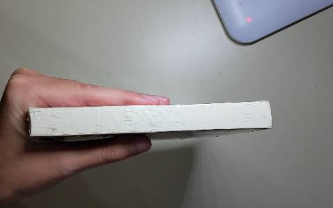 Chưa đọc nên không rõ cốt truyện như nào, nhưng xem review thì khá là đáng mong chờ.
Do truyện cũng cũ rồi nên hàng giao về không được mới nguyên lắm, nhưng vẫn rất tốt