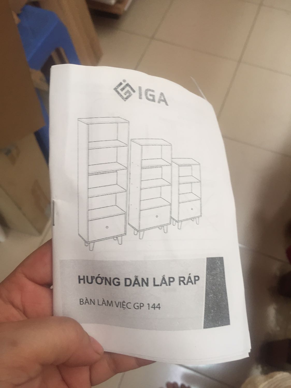 Tủ chắc chắn, đẹp gần giống mẫu. 
Tôi mua sau nên có sổ tay hương dẫn lắp ráp giúp tôi lắp dễ dàng và nhanh chóng. Cứ theo hướng dẫn mà ko phải mò. 
Đánh giá cho 5 sao