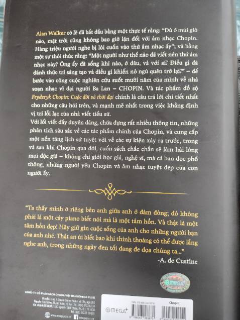 Một quyển tiểu sử đồ sộ về cuộc đời và sự nghiệp của một trong những nhà soạn nhạc vĩ đại nhất thế hệ của ông! Trong đây có phần phân tích các bản nhạc của ông, nếu bạn biết nhạc lý và có chơi piano thì sẽ càng tận hưởng quyển sách này hơn nữa.