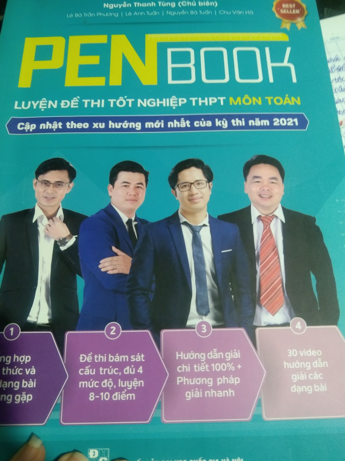 sản phẩm rốt giống hình nhưng do dịch nên giáo hàng lâu .5sao nha