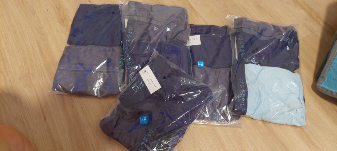 Ck mình mặc loại này nhiều, nhưng đợt đặt hàng này tuy vải mát nhưng đường cắt may cẩu thả. không mặc dc
mua của shop 5 món chỉ dùng dc 2. Mn cân nhắc kỹ trc khi mua