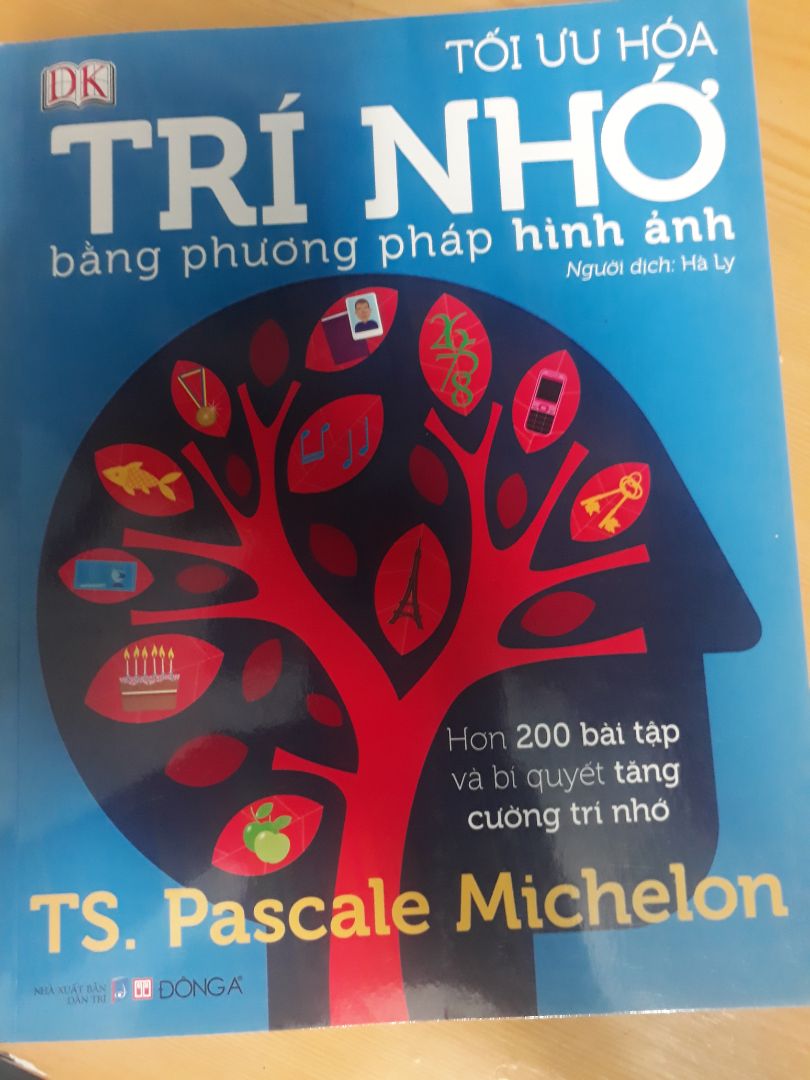 Sách này vô cùng hay và hữu dụng cho các bạn cần khắc phục trí nhớ của mình trở nên tốt hơn! Vì sách này có nhiều hình ảnh sôi động, nhiều màu sắc bắt mắt, ngôn ngữ hay, dễ hiểu và có các bài tập kiểm tra não cực kì tốt luôn, còn có đáp án nữa nhe. Để rèn luyện não của bản thân mỗi ngày, theo mình nghĩ cuốn sách này rất hữu ích cho tất cả mọi người luôn đấy!