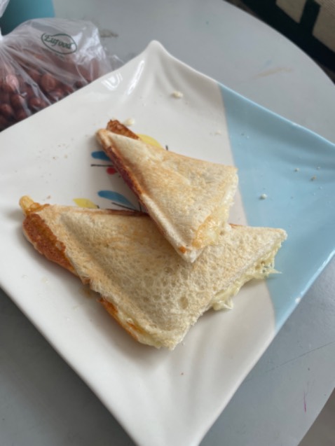 làm bánh nhanh, có nhảy đèn. bé rất thích. làn đầu hơi có khói mùi nhựa . rất đáng tiền nhé mng