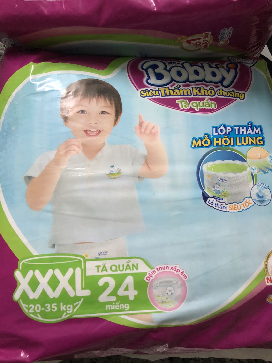 Đặt 2 gói tã quần xxxl24 và được tặng 6 miếng, phiếu đặt hàng còn ghi rõ thông tin nhưng giao bịch tã ko có tặng, thiếu 6 tã quần.
Phiền Tiki liên hệ nhà cung cấp xem lại, hoặc mình trả hàng nhé