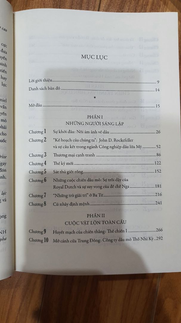 Quyển sách chỉ với 2 từ: nặng, chất. Cũng phù hợp khi không có gối đầu thì có thể sử dụng. 5* luôn.