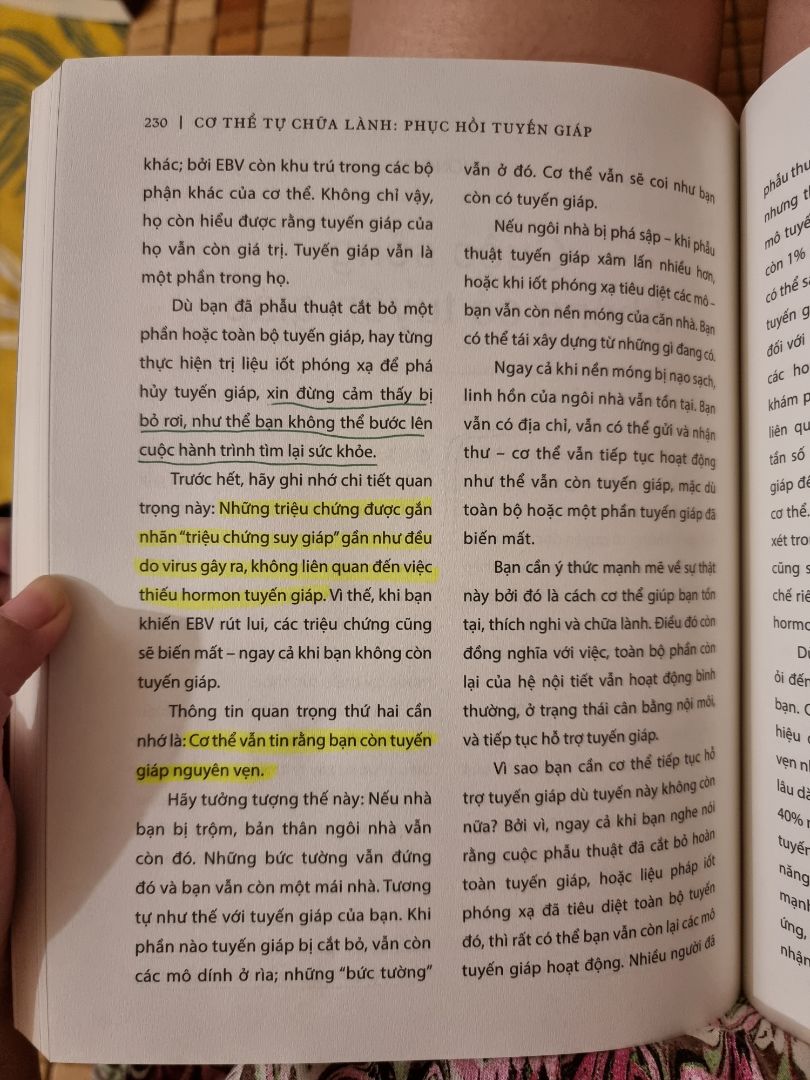 mình 28 tuổi, đã cắt bỏ hết tuyến giáp do ung thư, mình ko nghĩ mình nên quan tâm đến cái gọi là tuyến giáp nữa, nhưng mình đã nhầm, đây quả là quyển sách cần thiết với mình. Cả những ai muốn phòng bệnh về tuyến giáp nữa ạ. Hãy siêu âm tuyến giáp mỗi năm, đừng để như mình lần đầu tiên trong 28 năm cuộc đời siêu âm tuyến giáp và biết bản thân phải cắt bỏ nó. chúc các bạn luôn khỏe mạnh