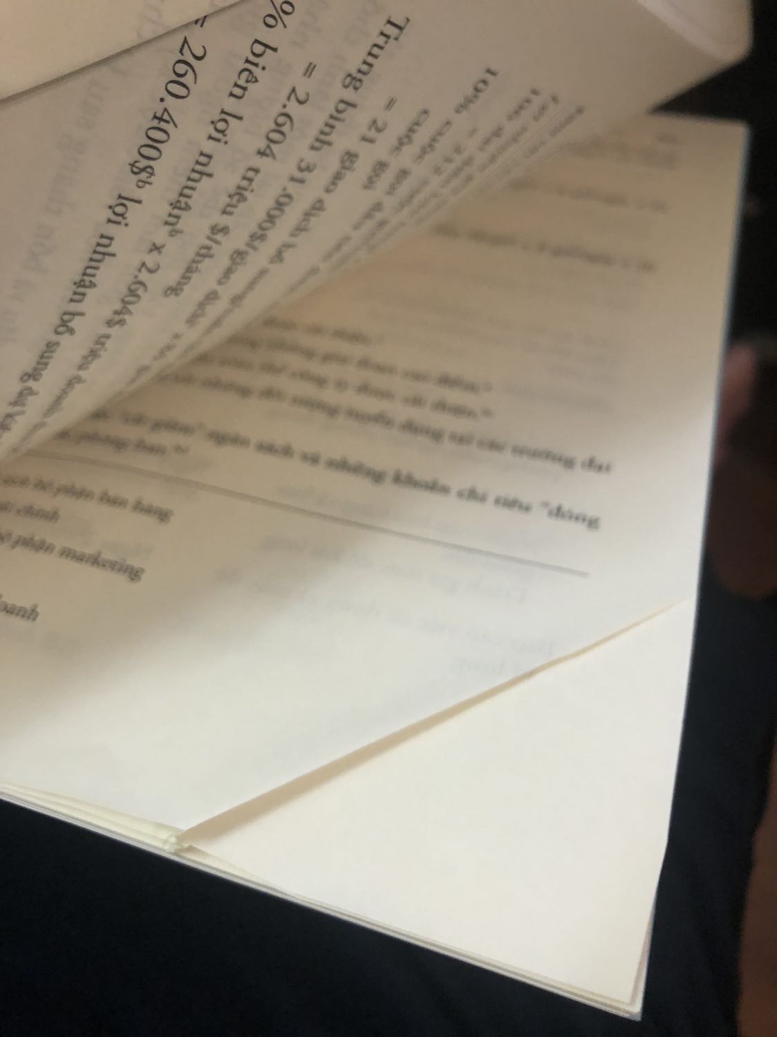 Giao hàng nhanh, nội dung khá ok nhưng hình thức sách thì quá dở!!!