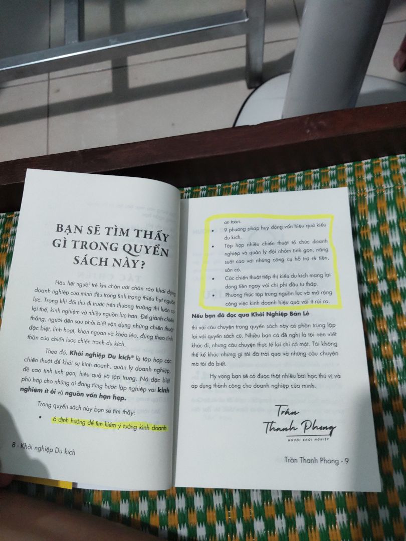 Tôi đã sai lầm ! sai lầm vì ban đầu bán tin bá nghi rằng trên đời làm gì có chuyện ngồn vốn ít mà có thể đứbg vững ở một cái thị trường khốc liệt như thế này ? sau khi nua tôi đã hoàn toàn thay đổi cách suy nghĩ . tôi khuyên thật các bạn mới tập tành khởi nghiệp nên đọc vì sao? vì trong đây có khá nhiều kiến thức thú vị mà bấy lâu nay mình không biết vì sao nó lại như vậy . và còn nhiều điều bổ ích hơn nữa các bạn hãy mua về đọc và trải nhé.