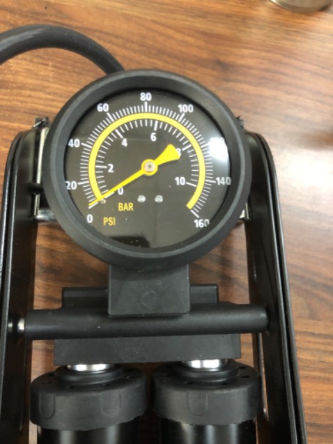 Mới *** thử về cơ bản thấy ok, bơm mạnh, nhanh,  độ bền thì chưa biết như nào. Có điều đồng hồ hiển thị áp suất không chính xác ( đồng hồ hiển thị khoảng 38 PSI, thực tế chỉ khoảng 10 PSI ). Dù sao vẫn đánh giá 5 sao vì bơm này cũng chỉ để chống cháy tạm thời ,đồng hồ ko quan trọng lắm