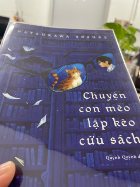 Cốt truyện hấp dẫn, mình đọc online sơ sơ rồi nên giờ mua sách đọc cho tiện