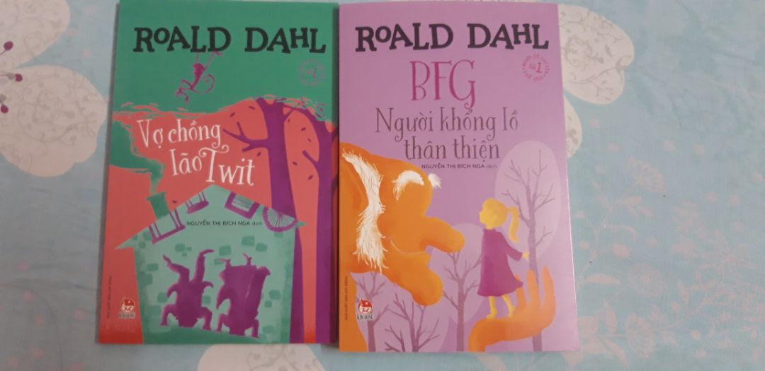Nếu nhắc đến một tác giả viết truyện thiếu nhi mà mình yêu thích, thì chính là tác giả này! sách này dung lượng không quá nhiều, có tranh minh họa nên mình nghĩ những em trẻ nhỏ sẽ rất thích. Phù hợp với những em đang bắt đầu đọc sách có nhiều chữ hơn! truyện rất thú vị và hay rồi!!