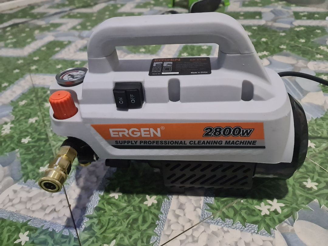 mới *** vs 3 cái xe nhà. máy độ ồn chấp nhận đc. máy khỏe. đến hiện tại chỉ duy nhất điểm trừ là cái nút giữ dây bị tụt.