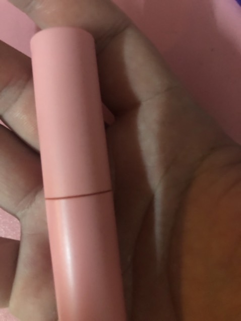 Giao hàng nhanh, bọc hàng cẩn thận. Dưỡng môi tốt, vị rất thơm và có thể sẽ mua dùng thêm để theo dõi công hiệu