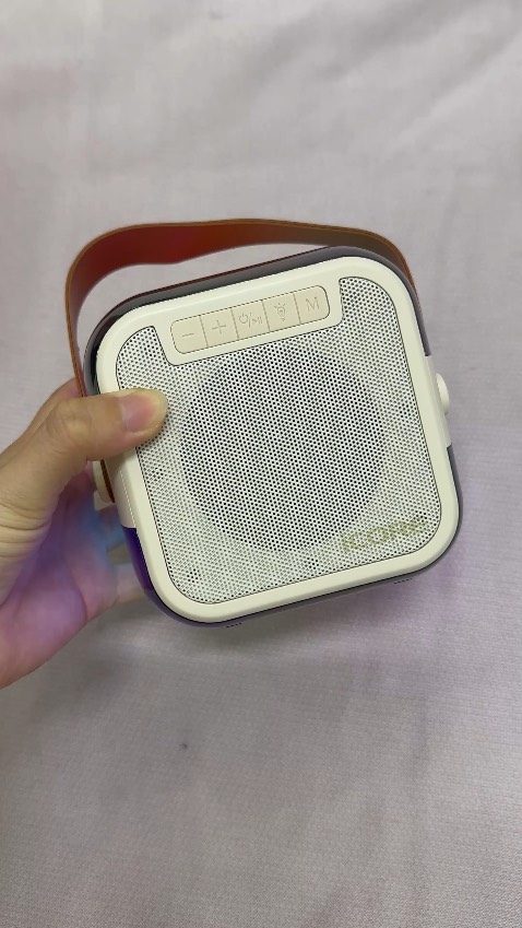 Hàng chất lương, có kèm phiếu bảo hành. Giao nhanh. Âm thanh khá âm, để giải trí thì rất phù hợp nha. 10 đỉm