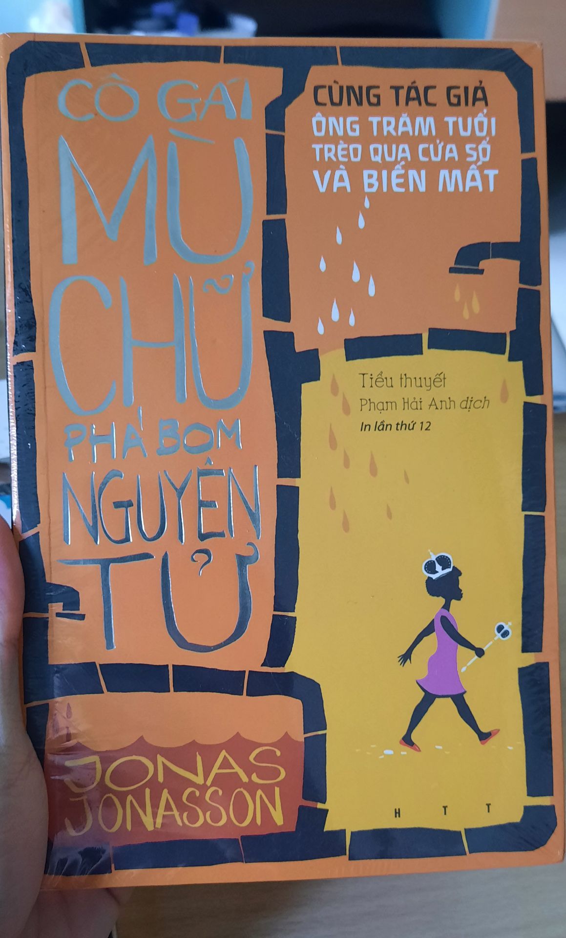 Sách đóng gói rất cẩn thận. Chất lượng tốt. Nội dung chưa kịp xem. Tên 2 cuốn sách đều gây ấn tượng