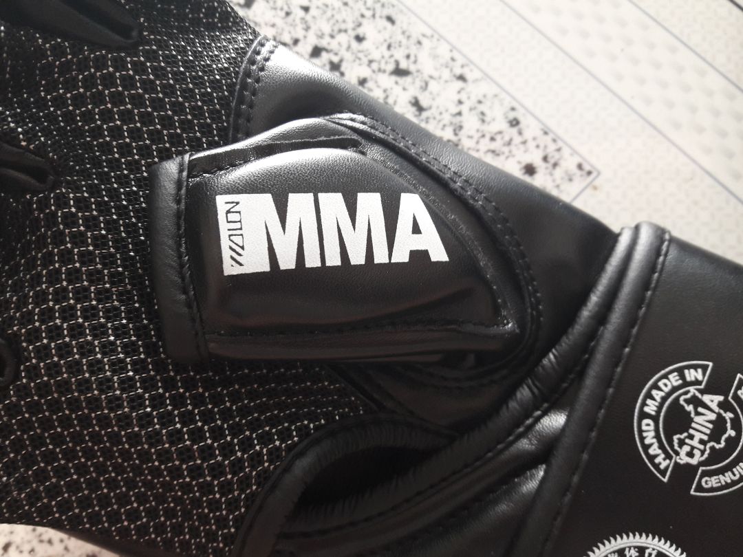 Thiết kế ngầu . Chất liệu cao cấp . Shop bán giá rẻ hơn shop khác . Nên đăng bán vỏ bao cát loại dây xích để khách hàng mua thêm . Thiết kế ngầu . Chất liệu cao cấp . Shop bán giá rẻ hơn shop khác . Nên đăng bán vỏ bao cát loại dây xích để khách hàng mua thêm .