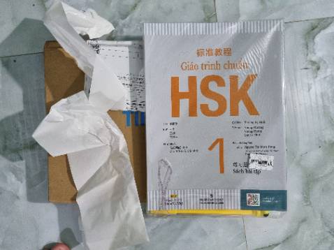 Sách in rõ, mình nghĩ là nên luyện các nét cơ bản trc rồi mới học qua cuốn sách này sẽ hiệu quả hơn với những người mới bắt đầu và tự học như mình. Tiki giao hàng nhanh, mình k hiểu tiki bỏ 1 tờ giấy vô hộp để làm gì luôn, chỉ xả rác thêm thôi 😅