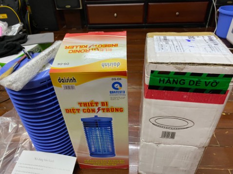 Chất lượng loại đèn này rất ok, bóng ánh sáng và cường độ tốt. Bóng kèm theo là bõng Philiips. Tôi đã mua 4 cái đèn