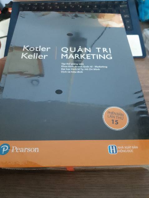 Giao hàng nhanh, đóng gói kỹ, chất liệu giấy tốt. Sách có nội dung rất hữu ích, đa dạng thông tin, rất giá trị với nhiều ngành nghề.
