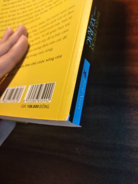 đóng gói tốt, sách về bị df tí
lần sau sẽ ủng hộ. còn được tặng cả bookmark