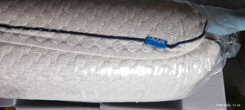 Gối dùng rất thoải mái. Nhìn đẹp, size này rất lớn và dày nên ai thích kê cao thì ok. Gối dùng 1 thời gian thấy ổn, thoáng không nóng đầu