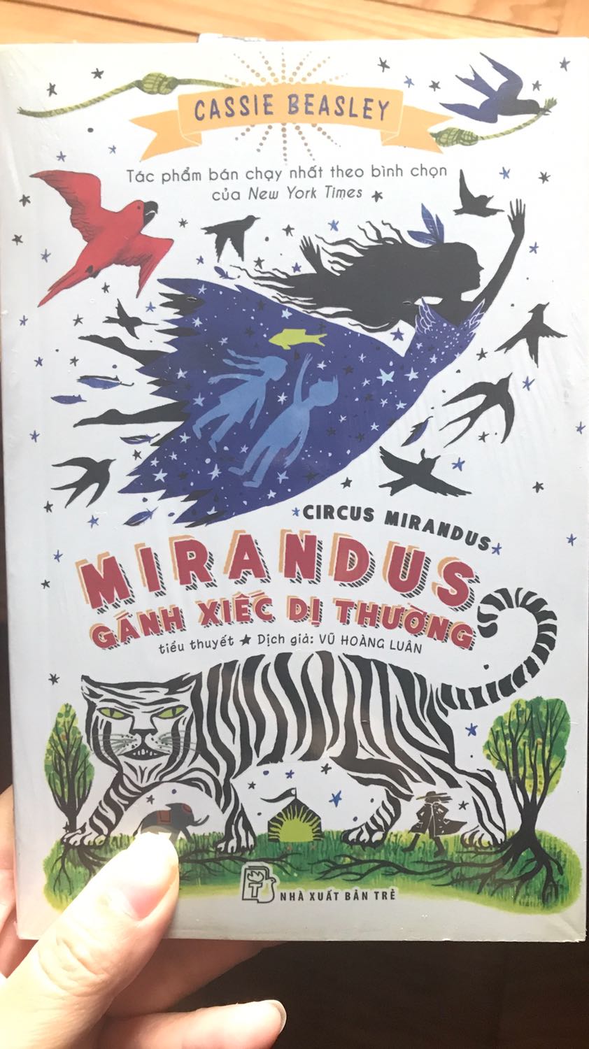 Sách mới còn seal dù mới ra nhưng mua được lúc sale lại còn được giảm thêm nên cực kỳ hài lòng.
Truyện có nội dung vừa đáng yêu vừa nhân văn rất đáng đọc.
Tiki giao hàng nhanh, cẩn thận.