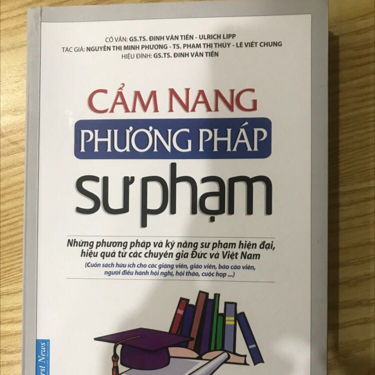 Mình đặt hàng hôm qua, trưa nay giao hàng ngay. Mình hào hứng đọc luôn. Cuốn sách hướng dẫn các phương pháp dạy học rất chi tiết, cụ thể, hữu ích cho các giáo viên nhất là giáo viên mới vào nghề