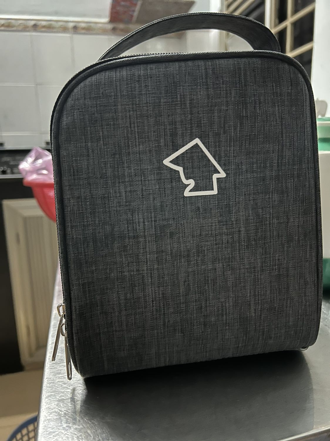 Bộ sản phẩm tiện lợi, kích thước phù hợp, chất liệu hơi nặng tạ chút nhưng ưng cái bụng