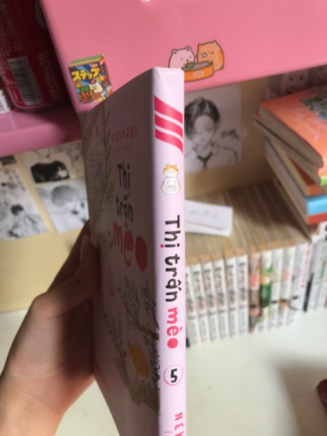 Truyện móp một góc to buồn quá tr bù lại truyện dễ thương, nhẹ nhàng, healing