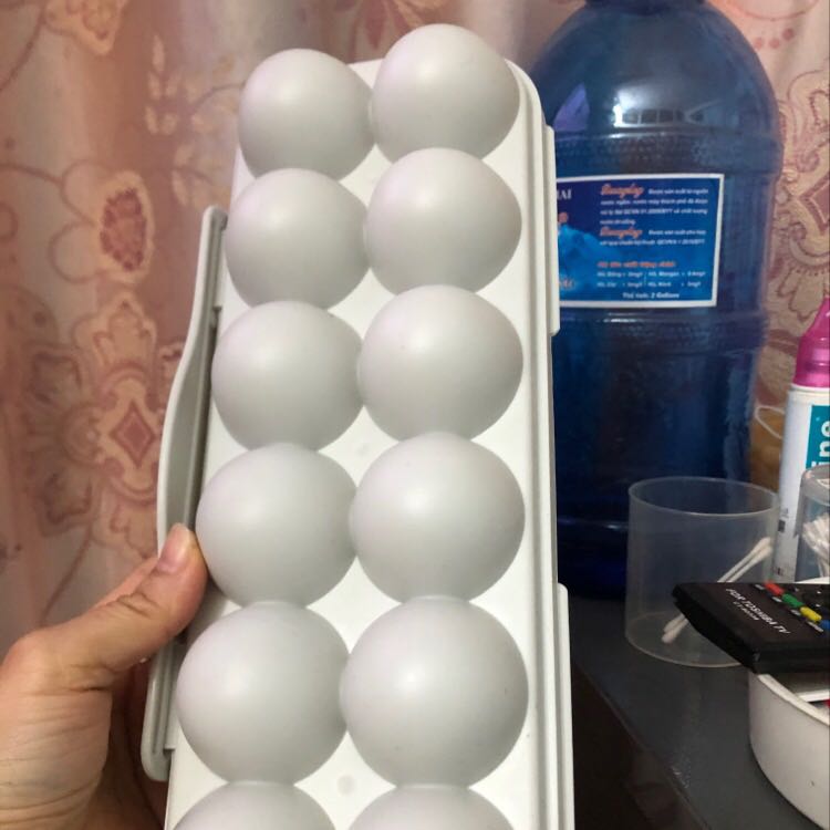 Giao nhầm thành hộp đựng trứng . Tui ko ở nhà nên nhờ nhận hộ, ko kiểm tra . Cay thật