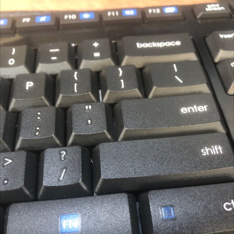 Tủ đúng mô tả, nhẹ, cánh nhẹ