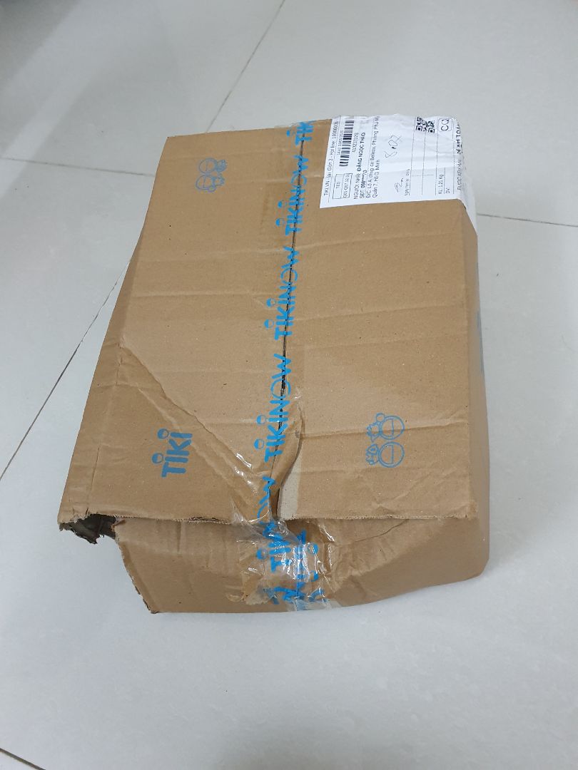 Đơn hàng của mình mặc dù không có giá trị cao, tuy nhiên cũng nên được giao cẩn thận một tí. Chứ giao hàng móp méo thì thật sự mình không hài lòng cho lắm.